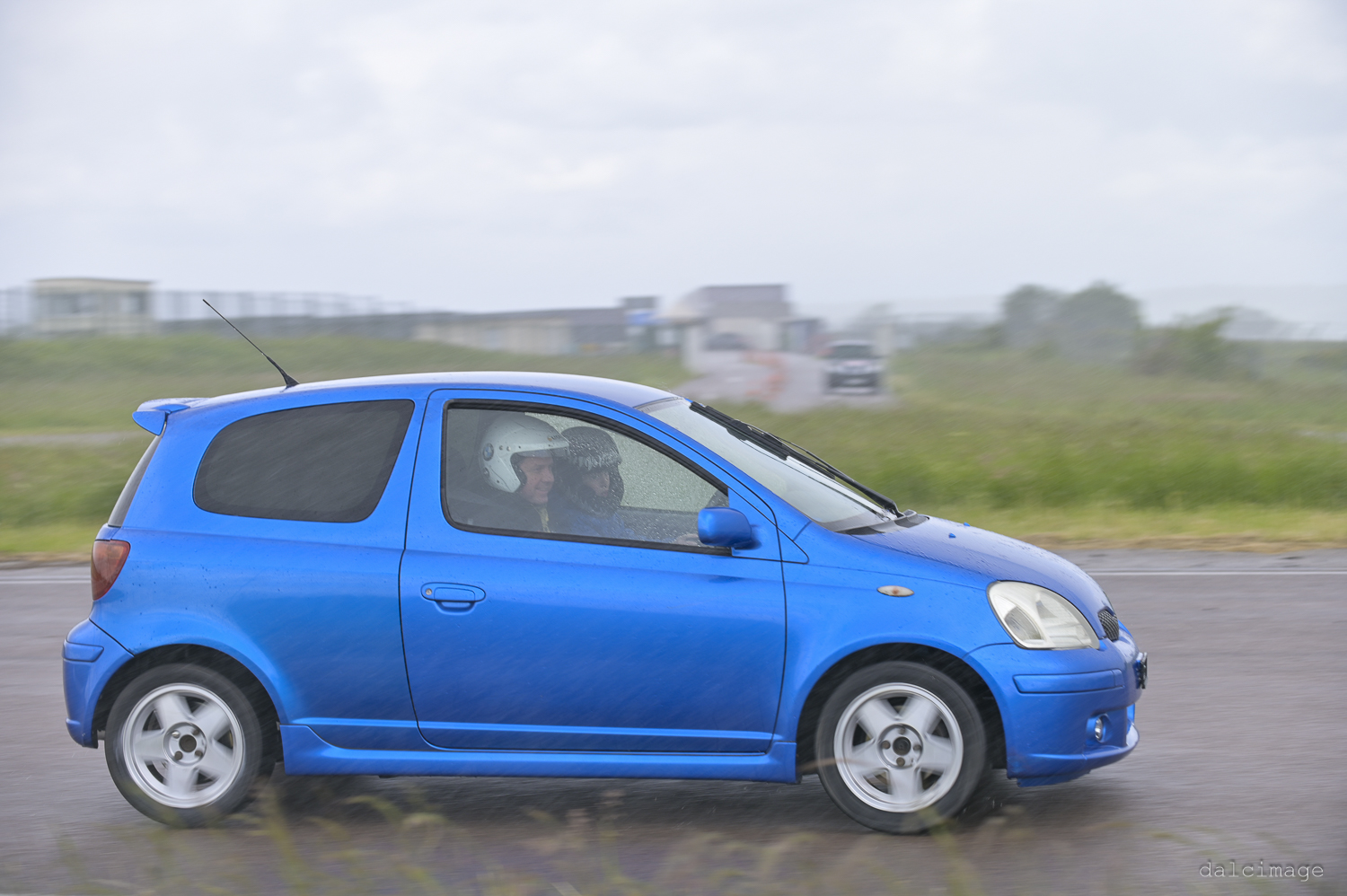 Voiture sur le circuit de pouilly - asaav.ch