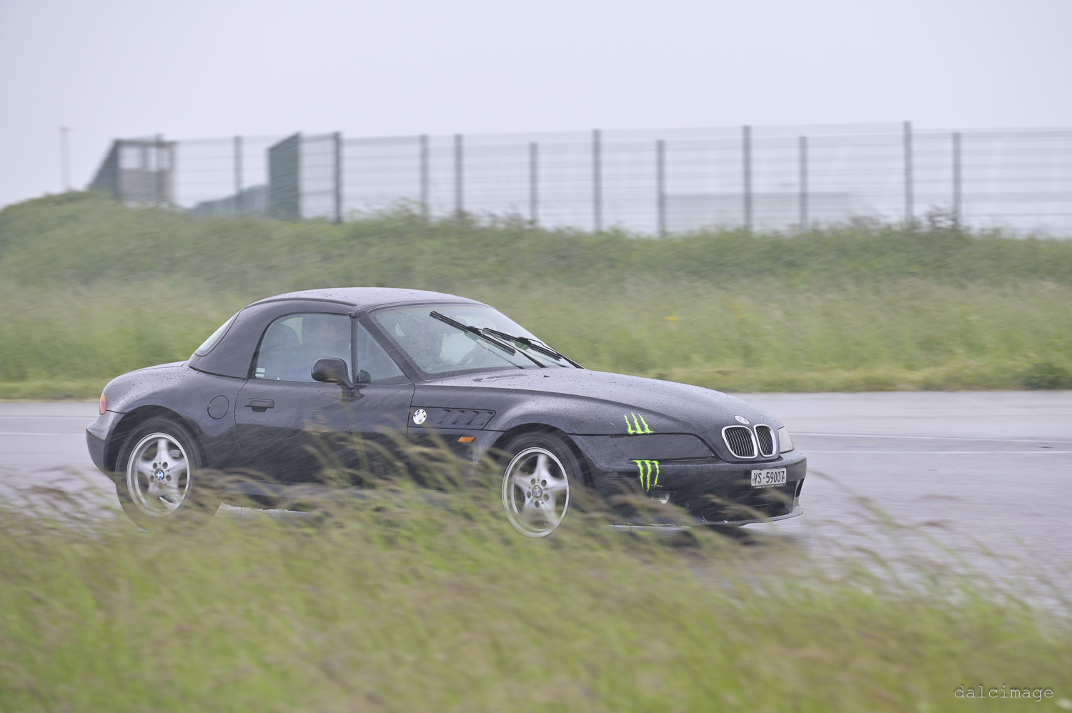 Voiture sur le circuit de pouilly - asaav.ch