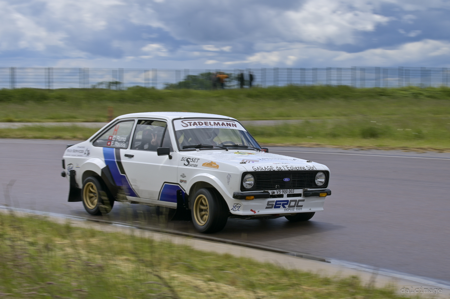Voiture sur le circuit de pouilly - asaav.ch