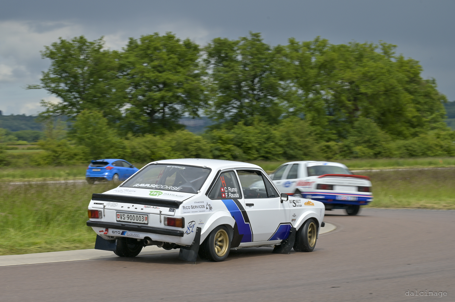 Voiture sur le circuit de pouilly - asaav.ch