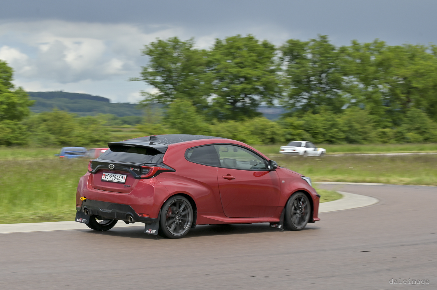 Voiture sur le circuit de pouilly - asaav.ch