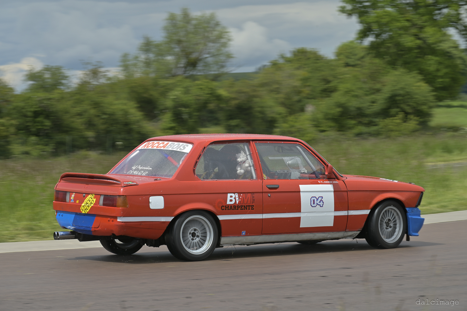 Voiture sur le circuit de pouilly - asaav.ch