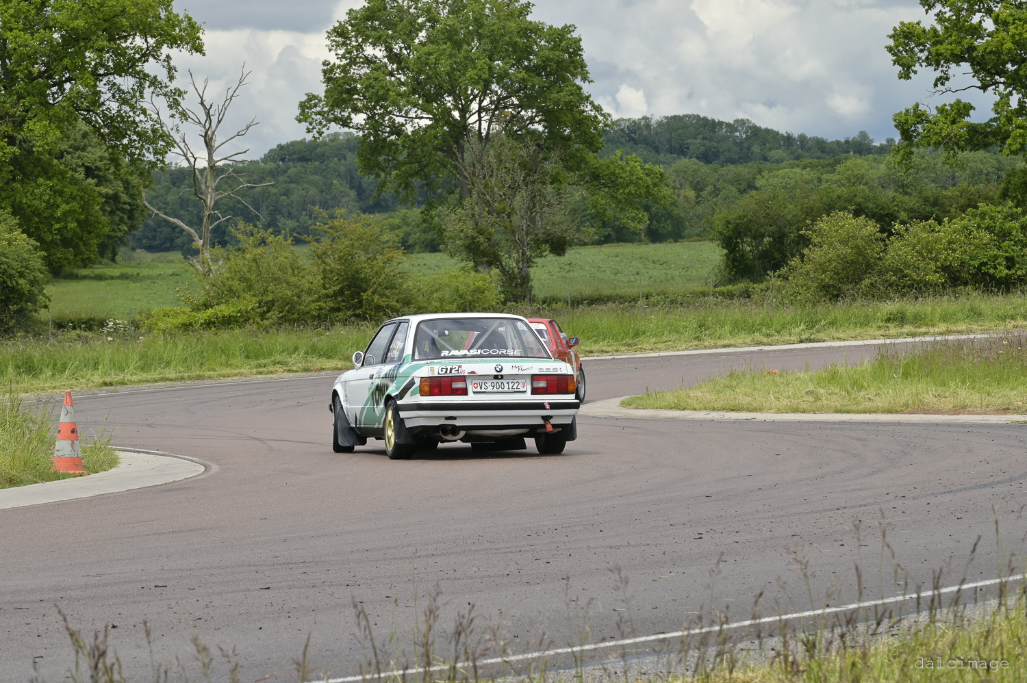 Voiture sur le circuit de pouilly - asaav.ch