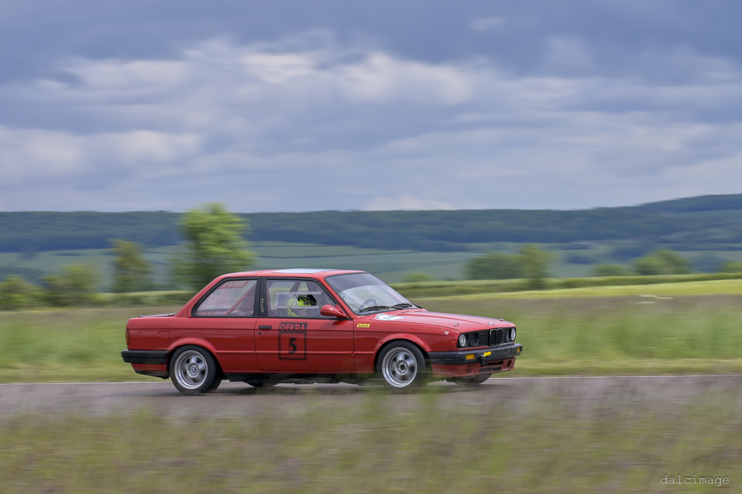 Voiture sur le circuit de pouilly - asaav.ch