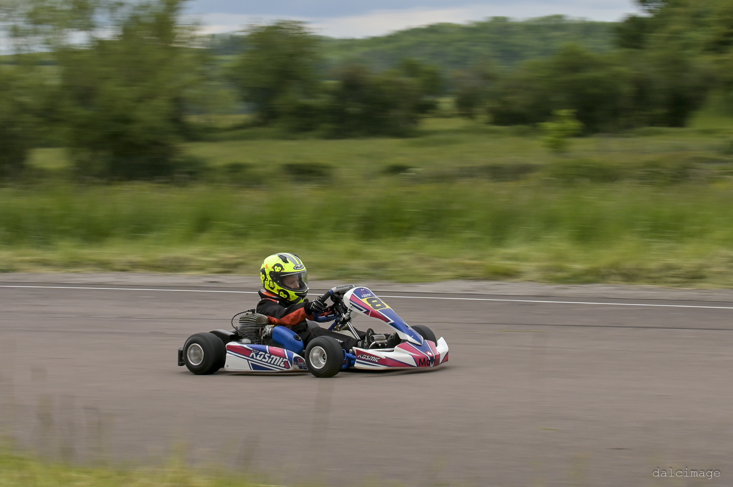 Voiture sur le circuit de pouilly - asaav.ch