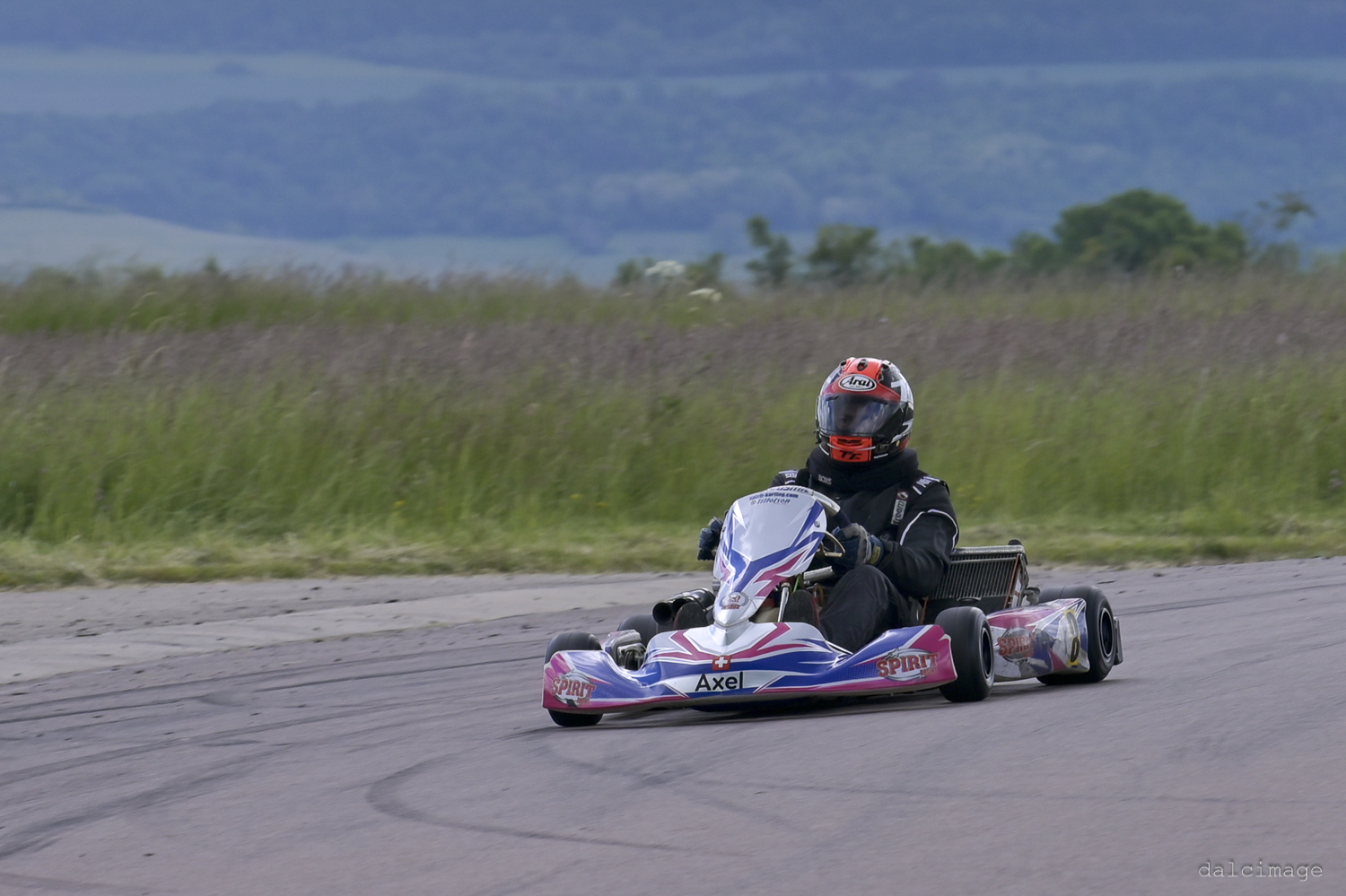 Voiture sur le circuit de pouilly - asaav.ch
