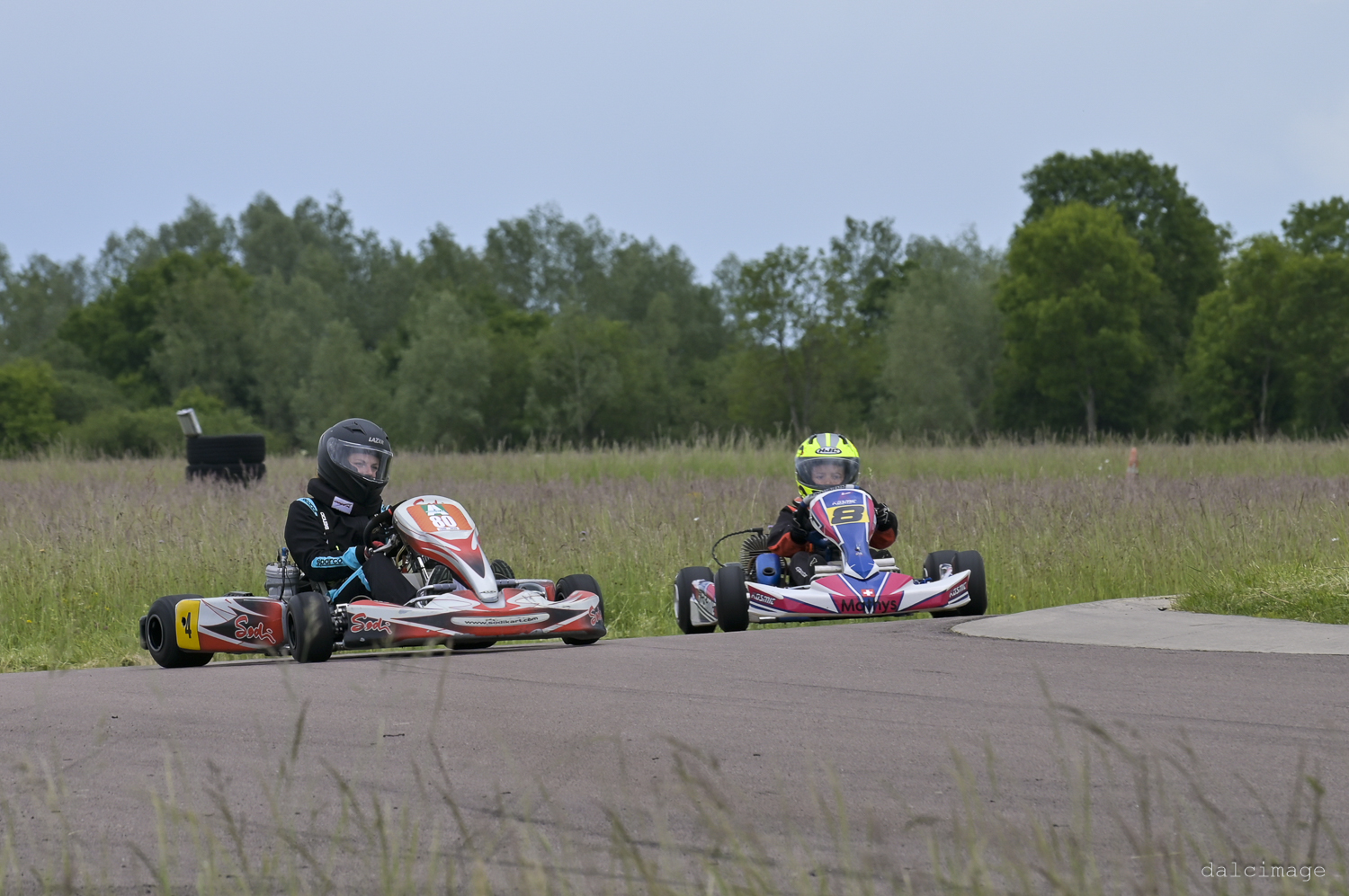 Voiture sur le circuit de pouilly - asaav.ch