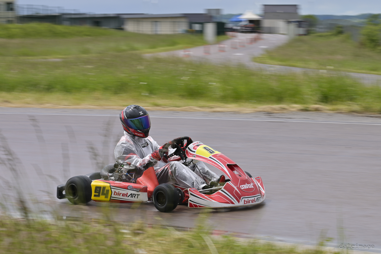 Voiture sur le circuit de pouillo - asaav.ch