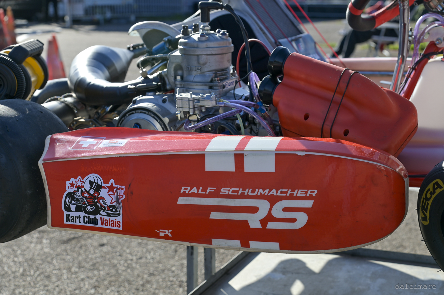 Voiture sur le circuit de pouilly - asaav.ch