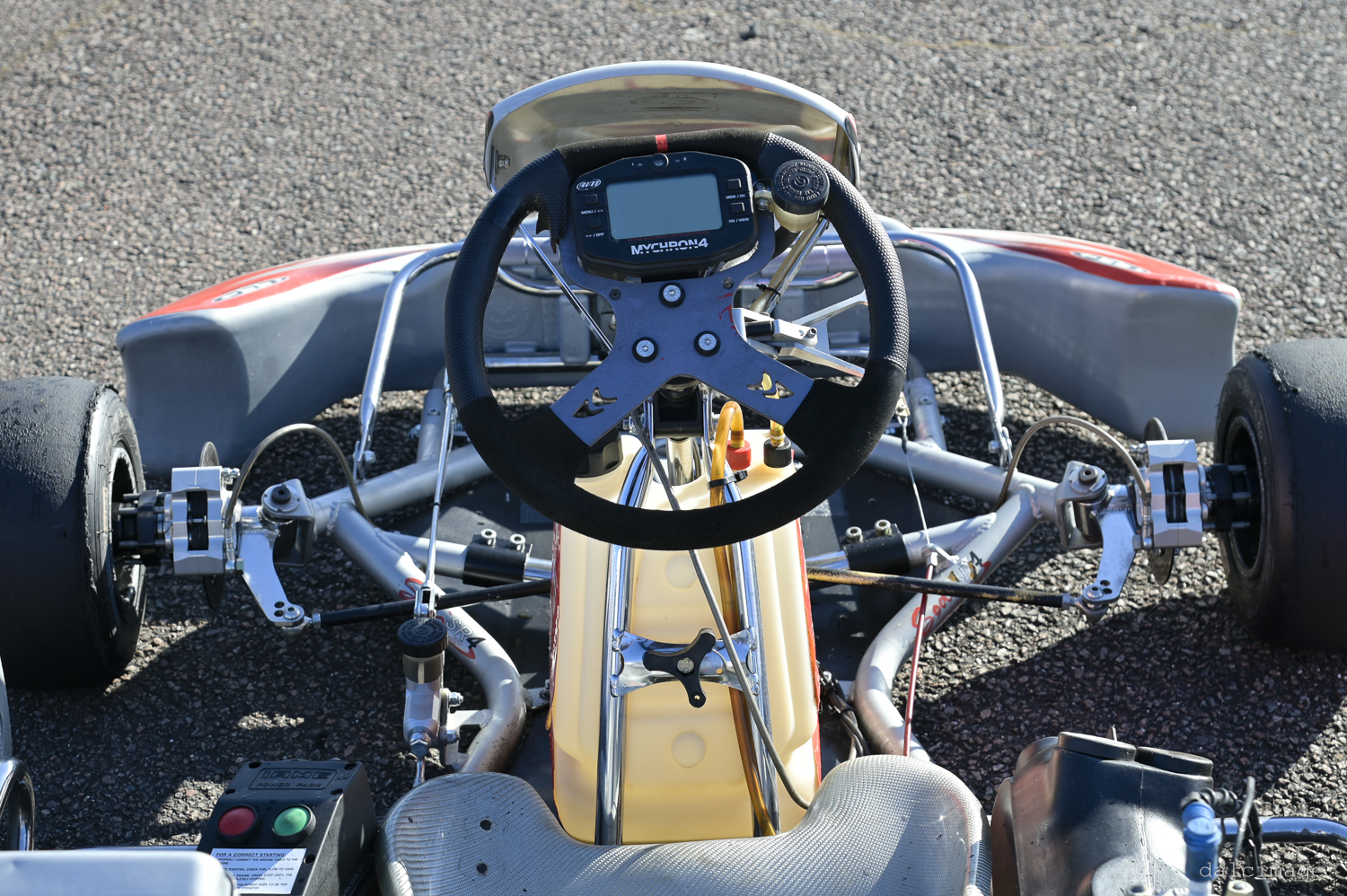 Voiture sur le circuit de pouilly - asaav.ch