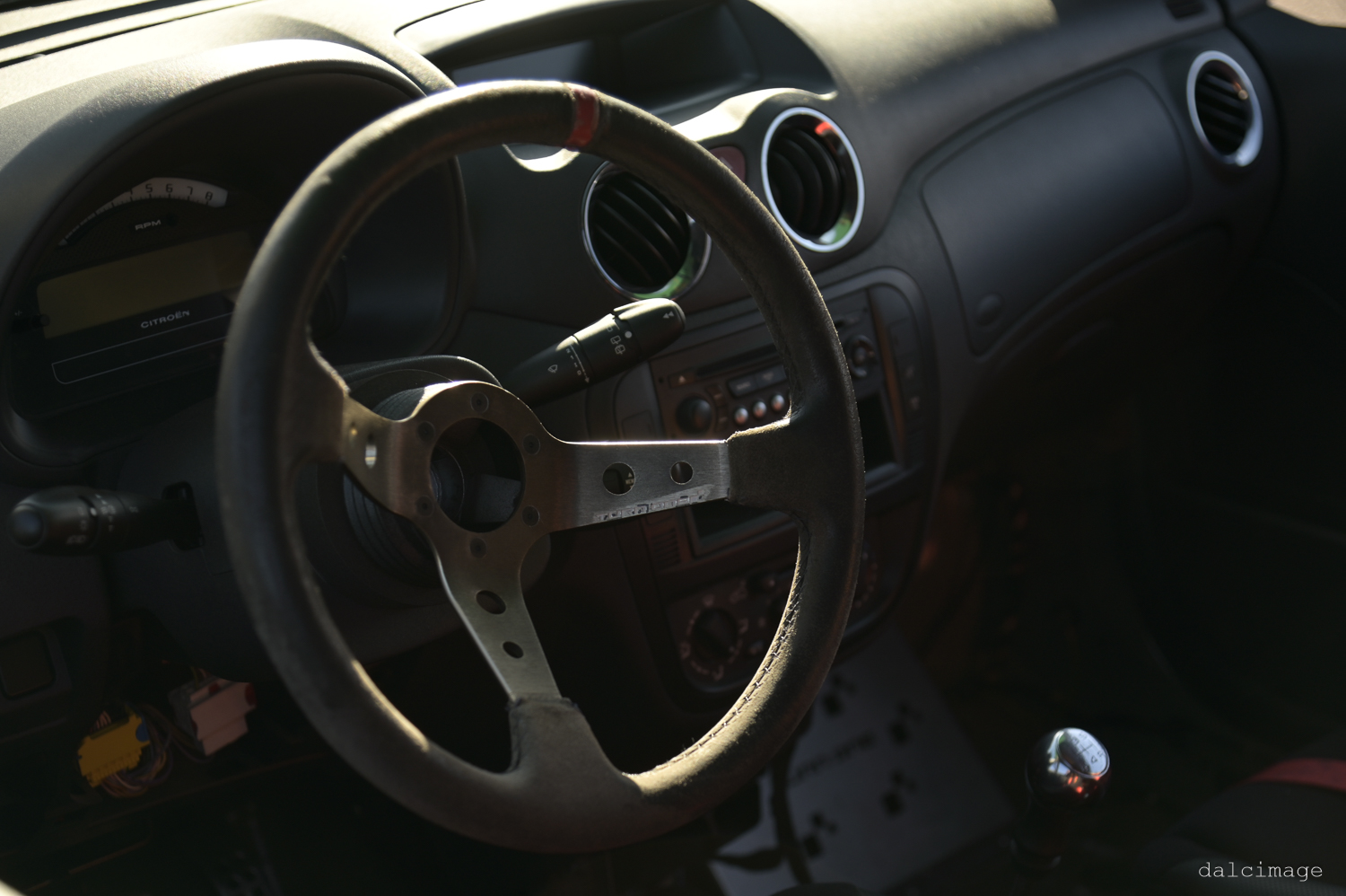 Voiture sur le circuit de pouilly - asaav.ch