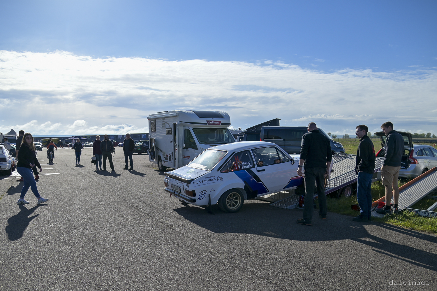Voiture sur le circuit de pouilly - asaav.ch