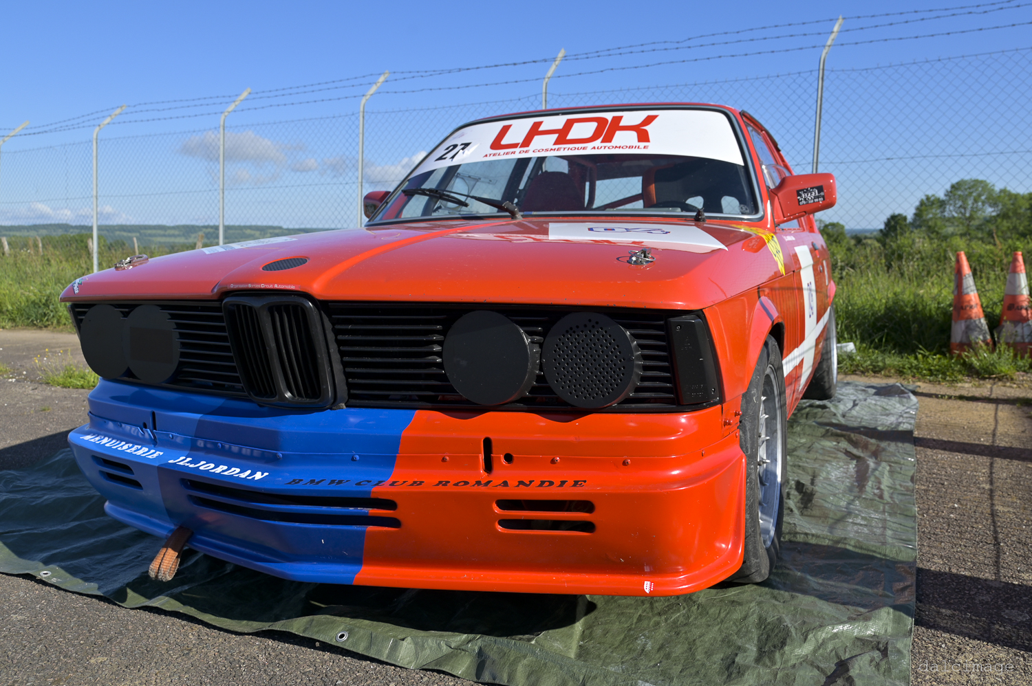 Voiture sur le circuit de pouilly - asaav.ch