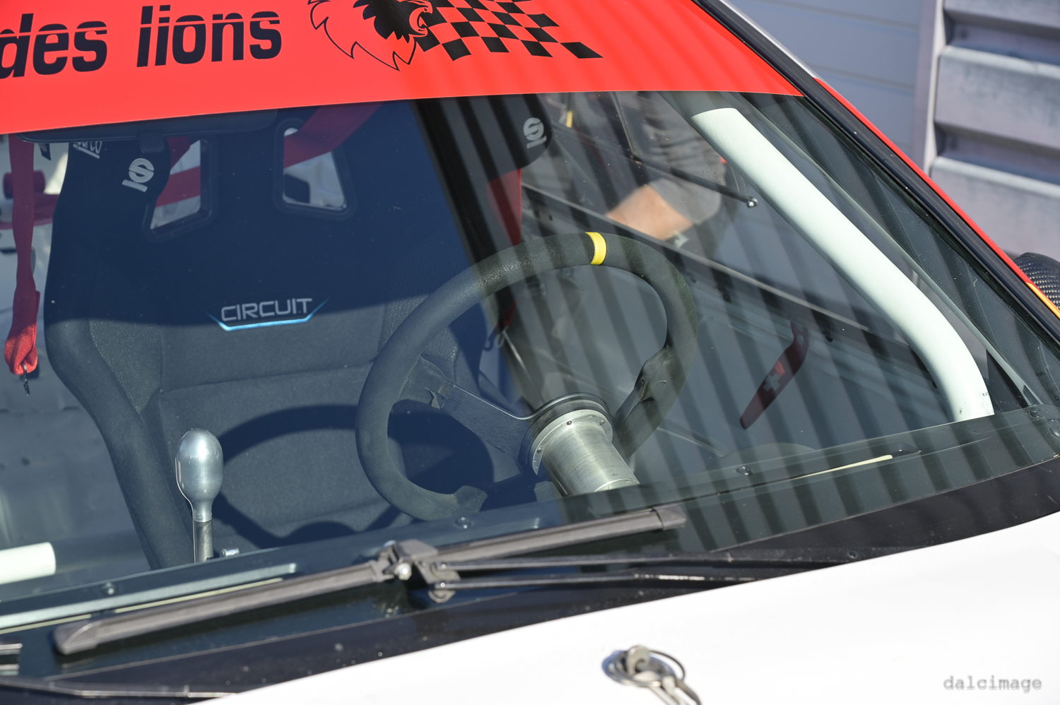Voiture sur le circuit de pouilly - asaav.ch