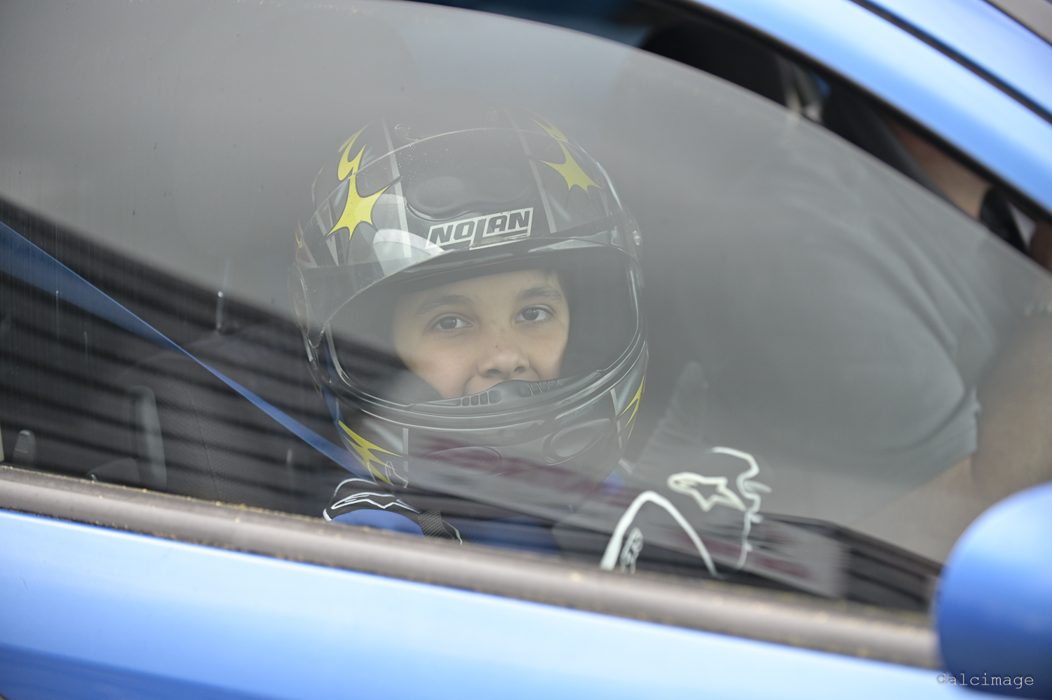Voiture sur le circuit de pouilly - asaav.ch