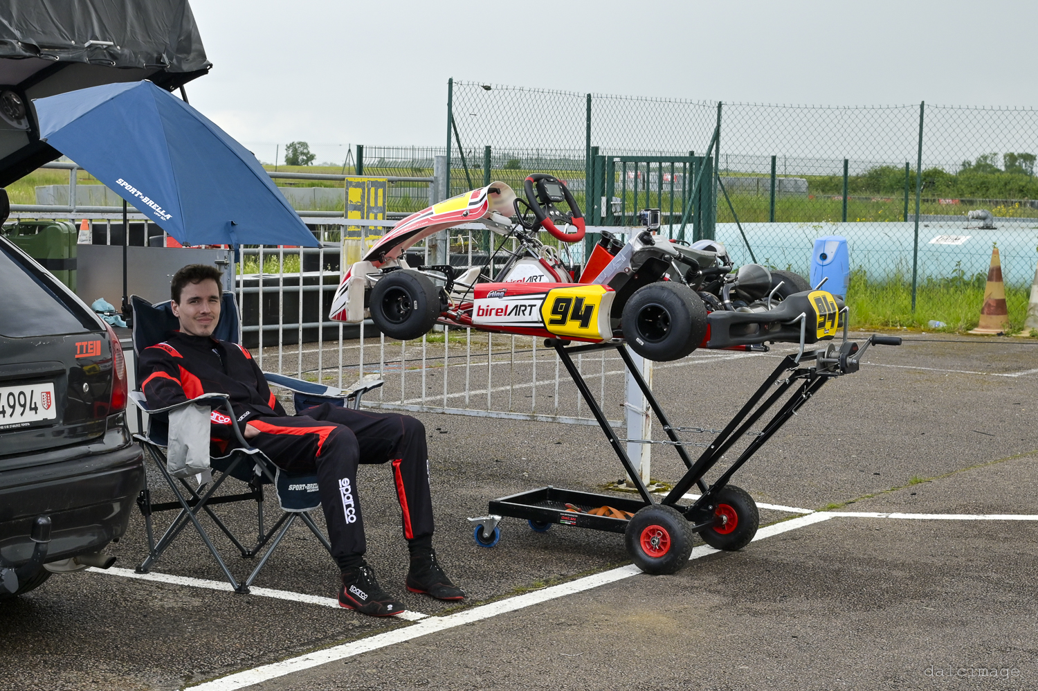 Voiture sur le circuit de pouilly - asaav.ch