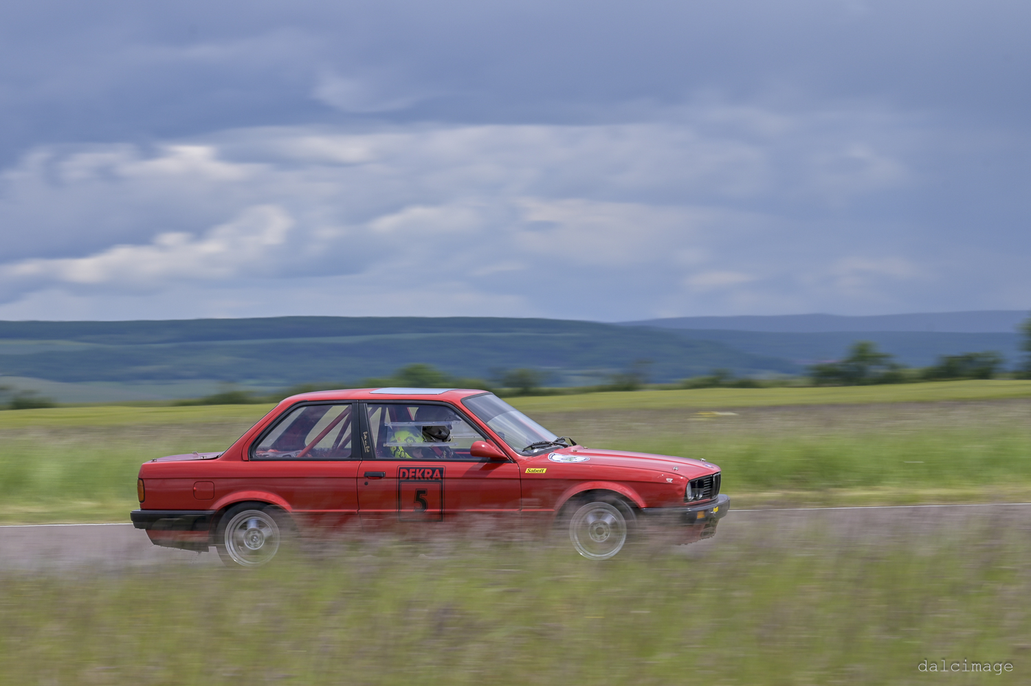 Voiture sur le circuit de pouilly - asaav.ch