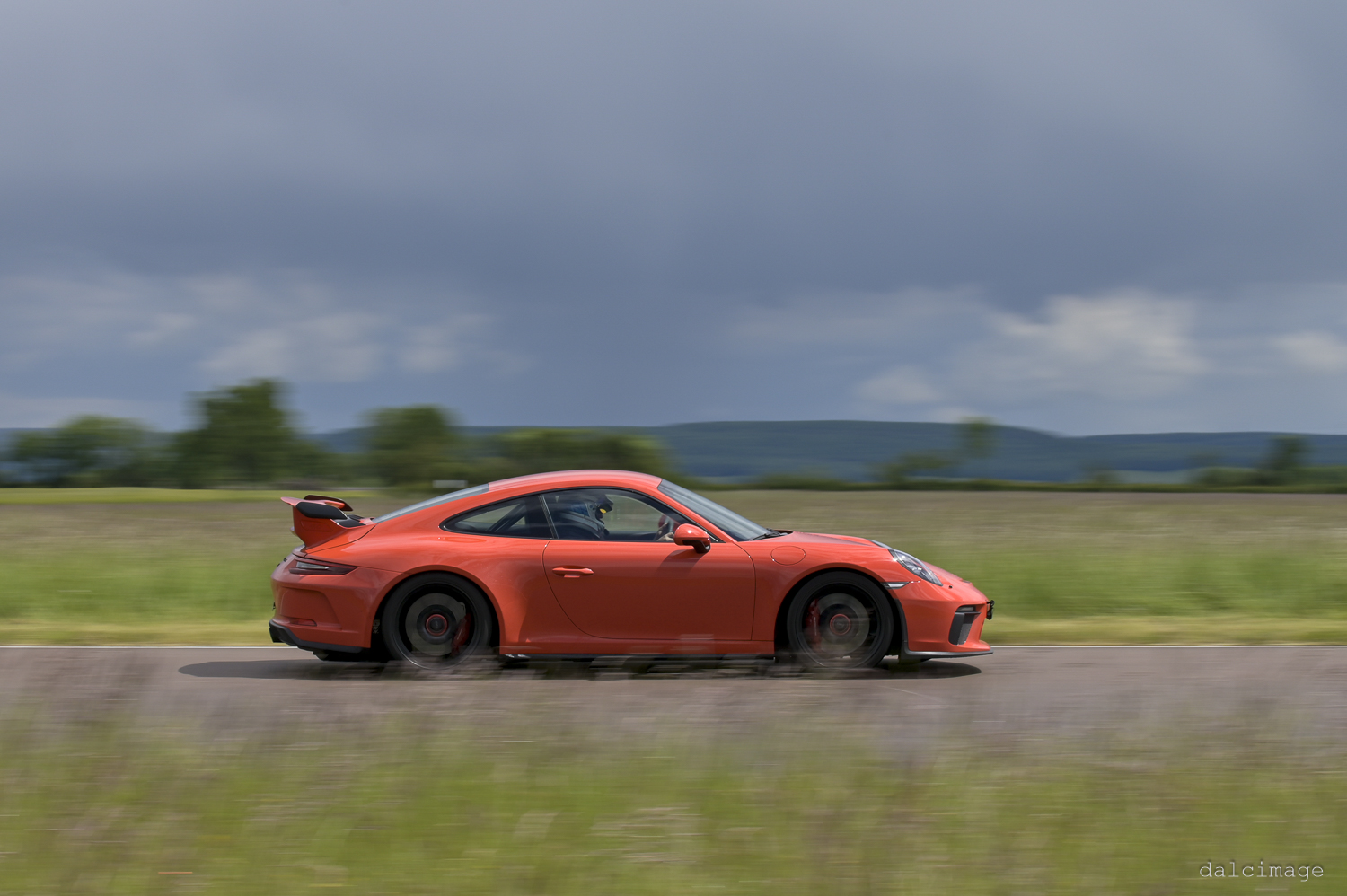 Voiture sur le circuit de pouilly - asaav.ch