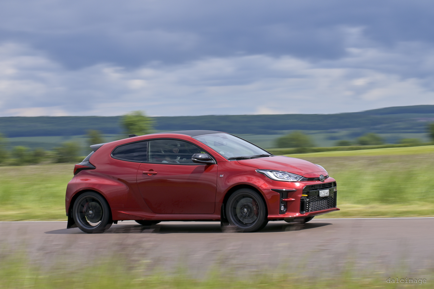 Voiture sur le circuit de pouilly - asaav.ch